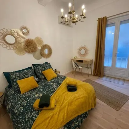 Nice 70 M Bright And Decorated With Balcony 아파트